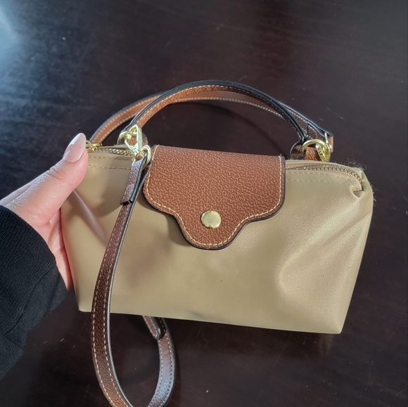 Cross Body Bag - Picture 5 of 6